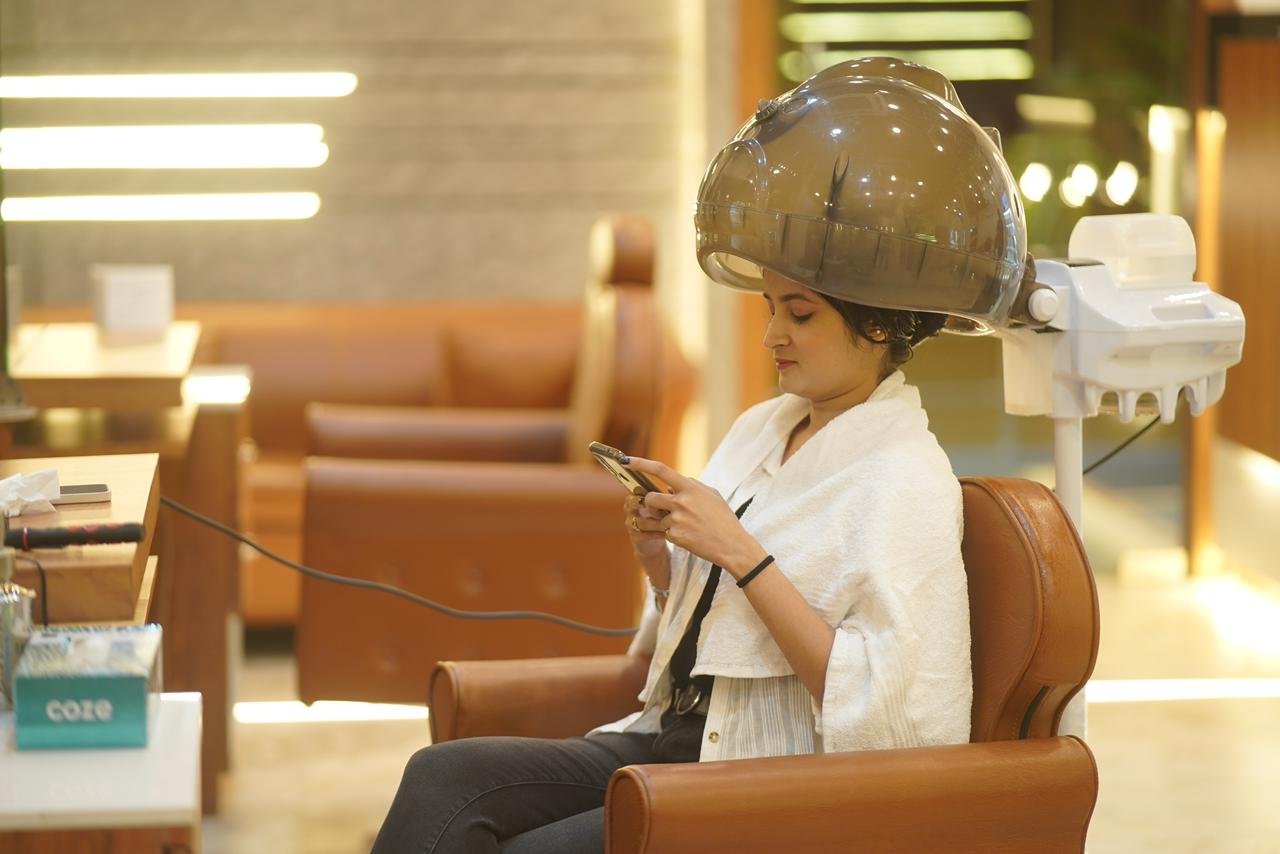 Salon Facial & Skin Glow